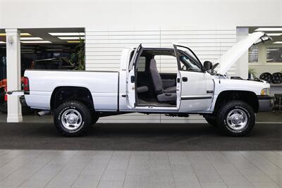 2000 Dodge Ram 2500 SLT 1-OWNER* SHORT BED* 5-SPEED MANUAL* ZERO RUST* 100% STOCK & ORIGINAL* 5.9L CUMMINS* BFG KO2s* NEVER HAD A 5TH WHEEL OR GOOSE NECK* ALL BOOKS & WINDOW STICKER* PERFECT DASH - Photo 11 - Portland, OR 97230