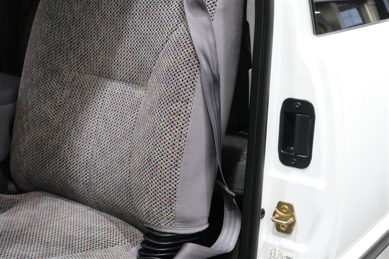 2000 Dodge Ram 2500 SLT 1-OWNER* SHORT BED* 5-SPEED MANUAL* ZERO RUST* 100% STOCK & ORIGINAL* 5.9L CUMMINS* BFG KO2s* NEVER HAD A 5TH WHEEL OR GOOSE NECK* ALL BOOKS & WINDOW STICKER* PERFECT DASH - Photo 74 - Portland, OR 97230