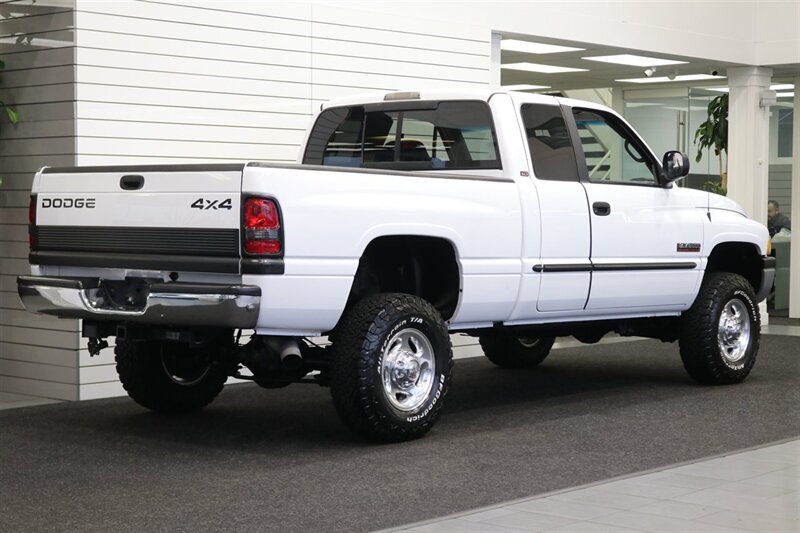 2000 Dodge Ram 2500 SLT 1-OWNER* SHORT BED* 5-SPEED MANUAL* ZERO RUST* 100% STOCK & ORIGINAL* 5.9L CUMMINS* BFG KO2s* NEVER HAD A 5TH WHEEL OR GOOSE NECK* ALL BOOKS & WINDOW STICKER* PERFECT DASH - Photo 7 - Portland, OR 97230