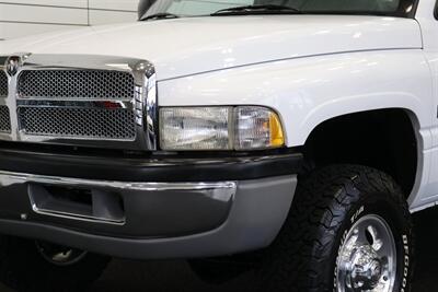 2000 Dodge Ram 2500 SLT 1-OWNER* SHORT BED* 5-SPEED MANUAL* ZERO RUST* 100% STOCK & ORIGINAL* 5.9L CUMMINS* BFG KO2s* NEVER HAD A 5TH WHEEL OR GOOSE NECK* ALL BOOKS & WINDOW STICKER* PERFECT DASH - Photo 12 - Portland, OR 97230