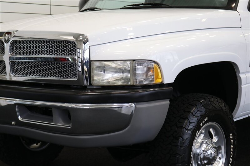 2000 Dodge Ram 2500 SLT 1-OWNER* SHORT BED* 5-SPEED MANUAL* ZERO RUST* 100% STOCK & ORIGINAL* 5.9L CUMMINS* BFG KO2s* NEVER HAD A 5TH WHEEL OR GOOSE NECK* ALL BOOKS & WINDOW STICKER* PERFECT DASH - Photo 12 - Portland, OR 97230