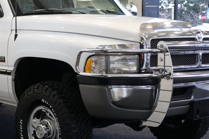 1997 Dodge Ram 2500 Laramie SLT  1-OWNER* 100% RUST & CORROSION FREE* 78K ACTUAL MILES* 5-SPEED MANUAL W/ 12-VALVE 5.9L* SLT LARAMIE* SPRAY IN BED LINER* ALL BOOKS & KEYS* 100% ORIGINAL COLLECTOR QUALITY - Photo 13 - Portland, OR 97230