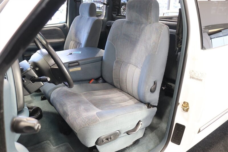 1997 Dodge Ram 2500 Laramie SLT  1-OWNER* 100% RUST & CORROSION FREE* 78K ACTUAL MILES* 5-SPEED MANUAL W/ 12-VALVE 5.9L* SLT LARAMIE* SPRAY IN BED LINER* ALL BOOKS & KEYS* 100% ORIGINAL COLLECTOR QUALITY - Photo 16 - Portland, OR 97230