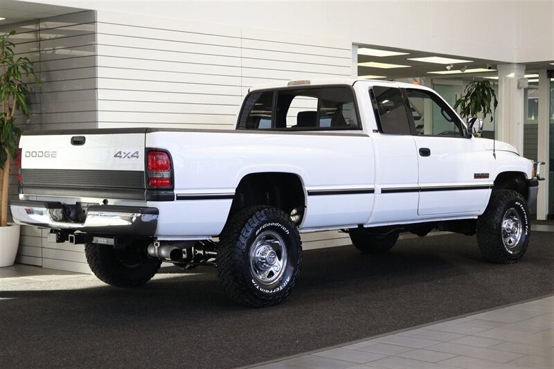 1997 Dodge Ram 2500 Laramie SLT  1-OWNER* 100% RUST & CORROSION FREE* 78K ACTUAL MILES* 5-SPEED MANUAL W/ 12-VALVE 5.9L* SLT LARAMIE* SPRAY IN BED LINER* ALL BOOKS & KEYS* 100% ORIGINAL COLLECTOR QUALITY - Photo 7 - Portland, OR 97230