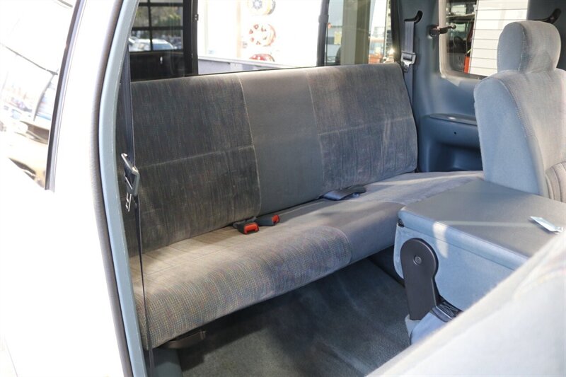 1997 Dodge Ram 2500 Laramie SLT  1-OWNER* 100% RUST & CORROSION FREE* 78K ACTUAL MILES* 5-SPEED MANUAL W/ 12-VALVE 5.9L* SLT LARAMIE* SPRAY IN BED LINER* ALL BOOKS & KEYS* 100% ORIGINAL COLLECTOR QUALITY - Photo 18 - Portland, OR 97230