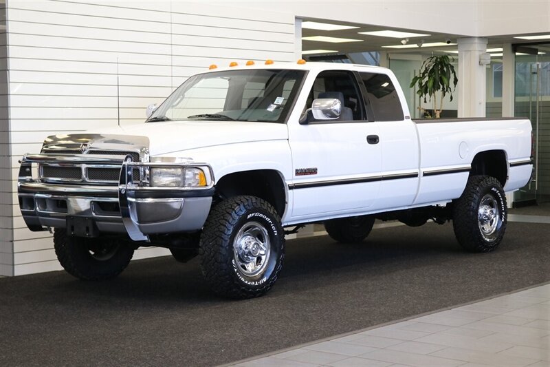 1997 Dodge Ram 2500 Laramie SLT  1-OWNER* 100% RUST & CORROSION FREE* 78K ACTUAL MILES* 5-SPEED MANUAL W/ 12-VALVE 5.9L* SLT LARAMIE* SPRAY IN BED LINER* ALL BOOKS & KEYS* 100% ORIGINAL COLLECTOR QUALITY - Photo 3 - Portland, OR 97230