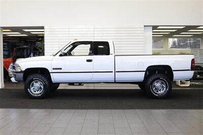 1997 Dodge Ram 2500 Laramie SLT  1-OWNER* 100% RUST & CORROSION FREE* 78K ACTUAL MILES* 5-SPEED MANUAL W/ 12-VALVE 5.9L* SLT LARAMIE* SPRAY IN BED LINER* ALL BOOKS & KEYS* 100% ORIGINAL COLLECTOR QUALITY - Photo 4 - Portland, OR 97230