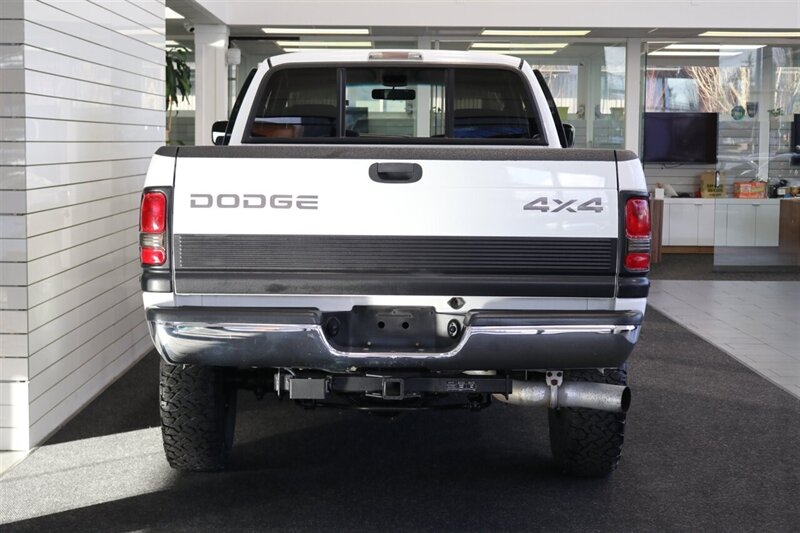 1997 Dodge Ram 2500 Laramie SLT  1-OWNER* 100% RUST & CORROSION FREE* 78K ACTUAL MILES* 5-SPEED MANUAL W/ 12-VALVE 5.9L* SLT LARAMIE* SPRAY IN BED LINER* ALL BOOKS & KEYS* 100% ORIGINAL COLLECTOR QUALITY - Photo 9 - Portland, OR 97230