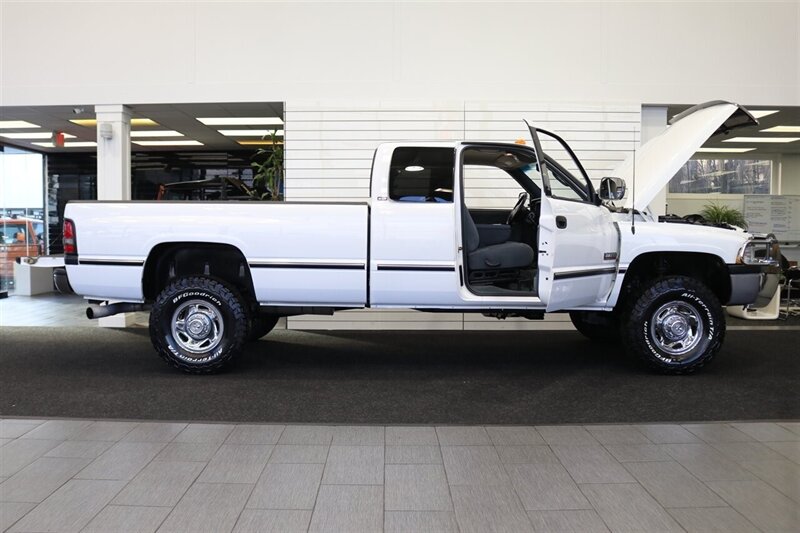 1997 Dodge Ram 2500 Laramie SLT  1-OWNER* 100% RUST & CORROSION FREE* 78K ACTUAL MILES* 5-SPEED MANUAL W/ 12-VALVE 5.9L* SLT LARAMIE* SPRAY IN BED LINER* ALL BOOKS & KEYS* 100% ORIGINAL COLLECTOR QUALITY - Photo 11 - Portland, OR 97230