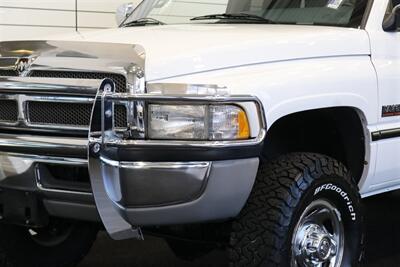 1997 Dodge Ram 2500 Laramie SLT  1-OWNER* 100% RUST & CORROSION FREE* 78K ACTUAL MILES* 5-SPEED MANUAL W/ 12-VALVE 5.9L* SLT LARAMIE* SPRAY IN BED LINER* ALL BOOKS & KEYS* 100% ORIGINAL COLLECTOR QUALITY - Photo 12 - Portland, OR 97230