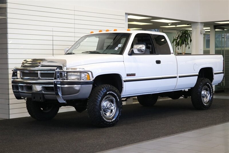 1997 Dodge Ram 2500 Laramie SLT  1-OWNER* 100% RUST & CORROSION FREE* 78K ACTUAL MILES* 5-SPEED MANUAL W/ 12-VALVE 5.9L* SLT LARAMIE* SPRAY IN BED LINER* ALL BOOKS & KEYS* 100% ORIGINAL COLLECTOR QUALITY