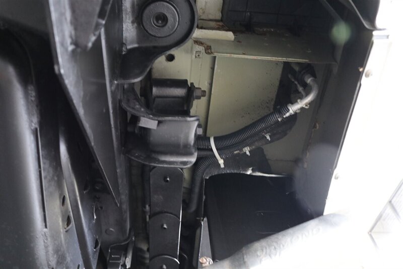 2001 Ford Excursion Limited  2-OWNER* 100% RUST FREE* FULLY LOADED LIMITED 7.3L* 4X4* FRESH FULL SERVICE W/ NEW BRAKES-ROTORS-CALIPERS* COOLANT FLUSH* AC CHARGE* NEW TIRES* ALL BOOKS & KEYS* 100% RUST & CORROSION FREE - Photo 32 - Portland, OR 97230