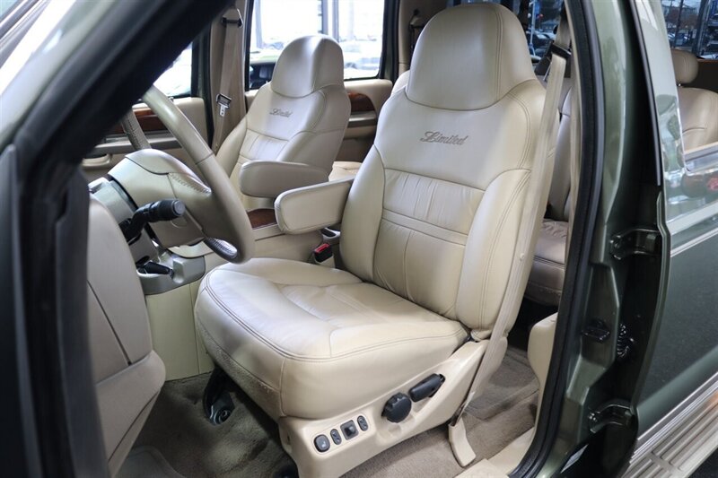 2001 Ford Excursion Limited  2-OWNER* 100% RUST FREE* FULLY LOADED LIMITED 7.3L* 4X4* FRESH FULL SERVICE W/ NEW BRAKES-ROTORS-CALIPERS* COOLANT FLUSH* AC CHARGE* NEW TIRES* ALL BOOKS & KEYS* 100% RUST & CORROSION FREE - Photo 16 - Portland, OR 97230