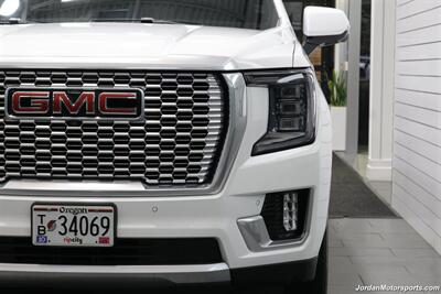 2021 GMC Yukon Denali  1-OWNER* DURAMAX DIESEL* 4X4* PANORAMIC ROOF* REAR DVDS* POWER SLIDING CONSOLE* CERAMIC TINT* UPGRADED BLACK GLOSS 22 " FACTORY WHEELS* NO ACCIDENTS* DEALER SERVICED - Photo 30 - Portland, OR 97230