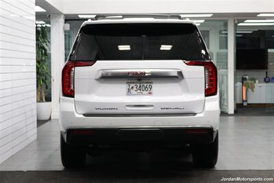 2021 GMC Yukon Denali  1-OWNER* DURAMAX DIESEL* 4X4* PANORAMIC ROOF* REAR DVDS* POWER SLIDING CONSOLE* CERAMIC TINT* UPGRADED BLACK GLOSS 22 " FACTORY WHEELS* NO ACCIDENTS* DEALER SERVICED - Photo 8 - Portland, OR 97230
