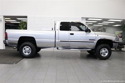 2002 Dodge Ram 2500 SLT  1-OWNER* 0-RUST* ALL STOCK* NEW 33 " TOYO A/T TIRES 10-PLY* IMMACULATE PAINT & BODY* NON-SMOKER* ONLY 68K MILES* ALL BOOKS & KEYS& ORIGINAL WINDOW STICKER - Photo 4 - Portland, OR 97230