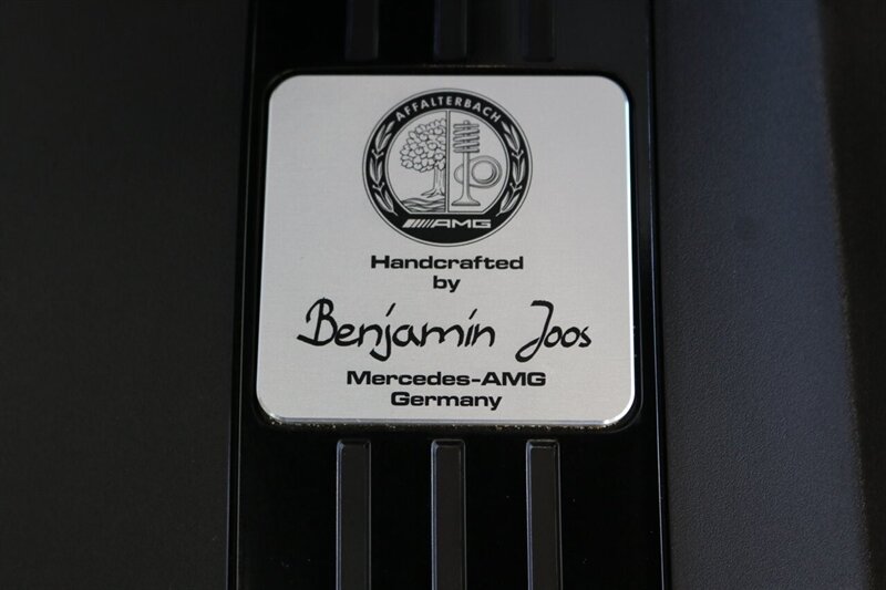 2025 Mercedes-Benz AMG G 63  1-OWNER* FULL PPF ON FRONT NOSE* MONZA GREY MAGNO-CARBON FIBER INTERIOR TRIM-22 " AMG WHEELS-EXCLUSIVE INTERIOR PLUS-AMG NIGHT PACKAGE MAGNOAMG PERFORMANCE STEERING WHEEL-BLACK MAGNO ROOF* - Photo 39 - Portland, OR 97230