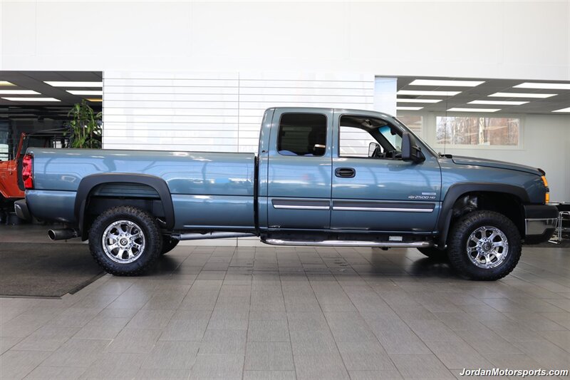 2006 Chevrolet Silverado 2500 LT3  1-OWNER* LBZ* LONG BED* LINEX BED LINER* ALL STOCK* NEVER HAD 5TH WHEEL OR GOOS NECK* 0-ACCIDENTS* 0-RUST* ALLISON 6-SPEED* ALL BOOKS AND MANUALS - Photo 4 - Portland, OR 97230