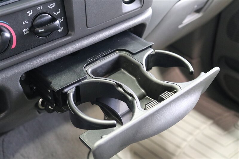 2002 Ford F-350 Lariat  SHORT BED* LINEX BED LINER* 6 "BILSTEIN LIFT* NEW 37 " A/T 10-PLYS W/17 " WELD WHEELS* ALL NEW FLUIDS* 2007 GRILL-LIGHTS-BUMPERS* LARIAT 6-PASSENGER* ALL BOOKS & MANUALS* - Photo 90 - Portland, OR 97230