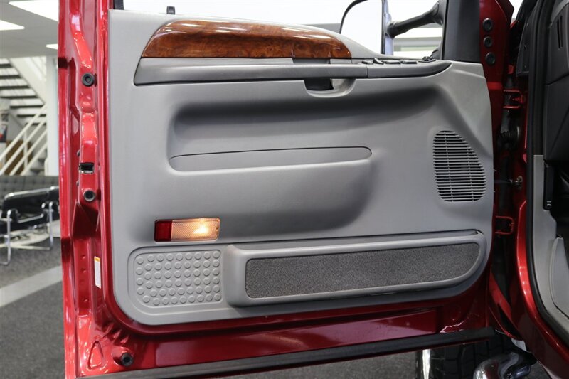 2002 Ford F-350 Lariat  SHORT BED* LINEX BED LINER* 6 "BILSTEIN LIFT* NEW 37 " A/T 10-PLYS W/17 " WELD WHEELS* ALL NEW FLUIDS* 2007 GRILL-LIGHTS-BUMPERS* LARIAT 6-PASSENGER* ALL BOOKS & MANUALS* - Photo 62 - Portland, OR 97230