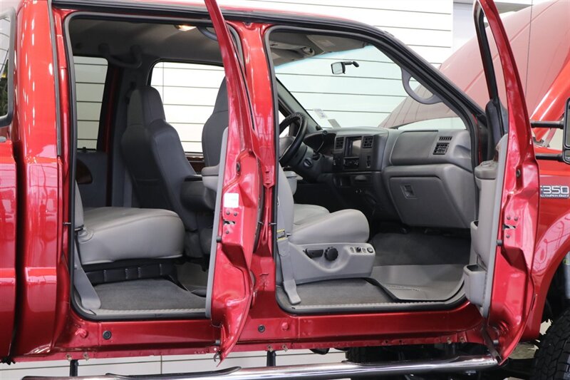 2002 Ford F-350 Lariat  SHORT BED* LINEX BED LINER* 6 "BILSTEIN LIFT* NEW 37 " A/T 10-PLYS W/17 " WELD WHEELS* ALL NEW FLUIDS* 2007 GRILL-LIGHTS-BUMPERS* LARIAT 6-PASSENGER* ALL BOOKS & MANUALS* - Photo 55 - Portland, OR 97230