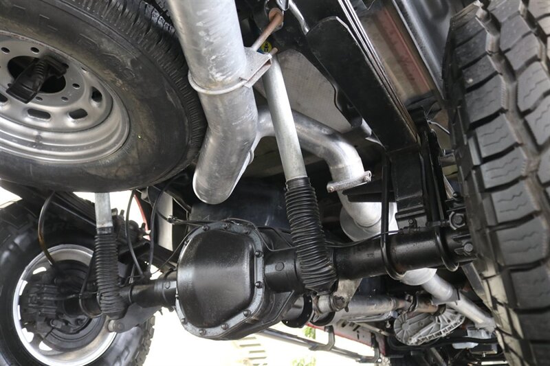 2002 Ford F-350 Lariat  SHORT BED* LINEX BED LINER* 6 "BILSTEIN LIFT* NEW 37 " A/T 10-PLYS W/17 " WELD WHEELS* ALL NEW FLUIDS* 2007 GRILL-LIGHTS-BUMPERS* LARIAT 6-PASSENGER* ALL BOOKS & MANUALS* - Photo 32 - Portland, OR 97230