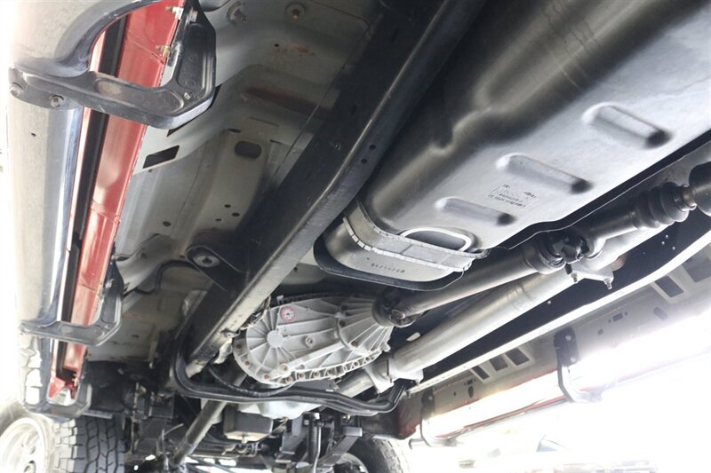 2002 Ford F-350 Lariat  SHORT BED* LINEX BED LINER* 6 "BILSTEIN LIFT* NEW 37 " A/T 10-PLYS W/17 " WELD WHEELS* ALL NEW FLUIDS* 2007 GRILL-LIGHTS-BUMPERS* LARIAT 6-PASSENGER* ALL BOOKS & MANUALS* - Photo 25 - Portland, OR 97230