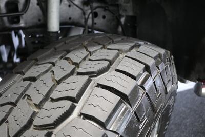 2002 Ford F-350 Lariat  SHORT BED* LINEX BED LINER* 6 "BILSTEIN LIFT* NEW 37 " A/T 10-PLYS W/17 " WELD WHEELS* ALL NEW FLUIDS* 2007 GRILL-LIGHTS-BUMPERS* LARIAT 6-PASSENGER* ALL BOOKS & MANUALS* - Photo 61 - Portland, OR 97230