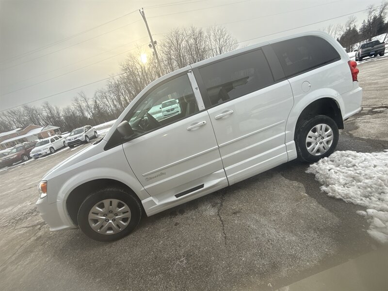 2017 Dodge Grand Caravan SE  
