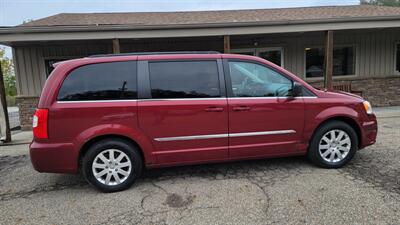 2012 Chrysler Town & Country Touring   - Photo 1 - Wintersville, OH 43953