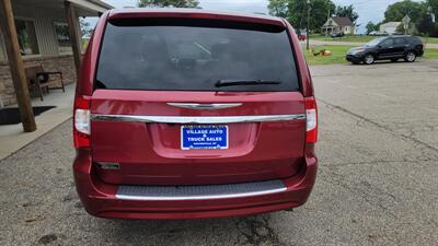 2012 Chrysler Town & Country Touring   - Photo 4 - Wintersville, OH 43953