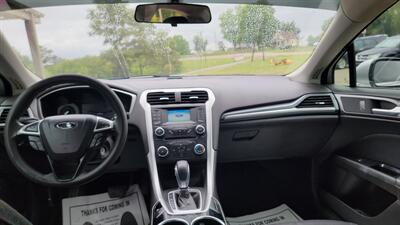 2013 Ford Fusion SE   - Photo 6 - Wintersville, OH 43953