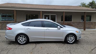 2013 Ford Fusion SE   - Photo 1 - Wintersville, OH 43953