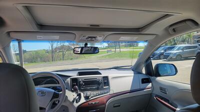 2014 Toyota Sienna XLE 7-Passenger   - Photo 8 - Wintersville, OH 43953