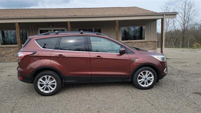 2018 Ford Escape SE   - Photo 1 - Wintersville, OH 43953