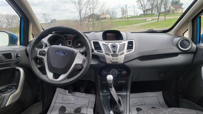 2012 Ford Fiesta SE   - Photo 6 - Wintersville, OH 43953