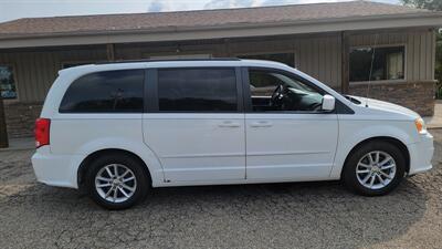 2014 Dodge Grand Caravan SXT   - Photo 1 - Wintersville, OH 43953