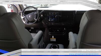 2024 GMC Savana 2500  9 PASSENGER EXPLORER LMT SE - Photo 13 - Pompano Beach, FL 33064