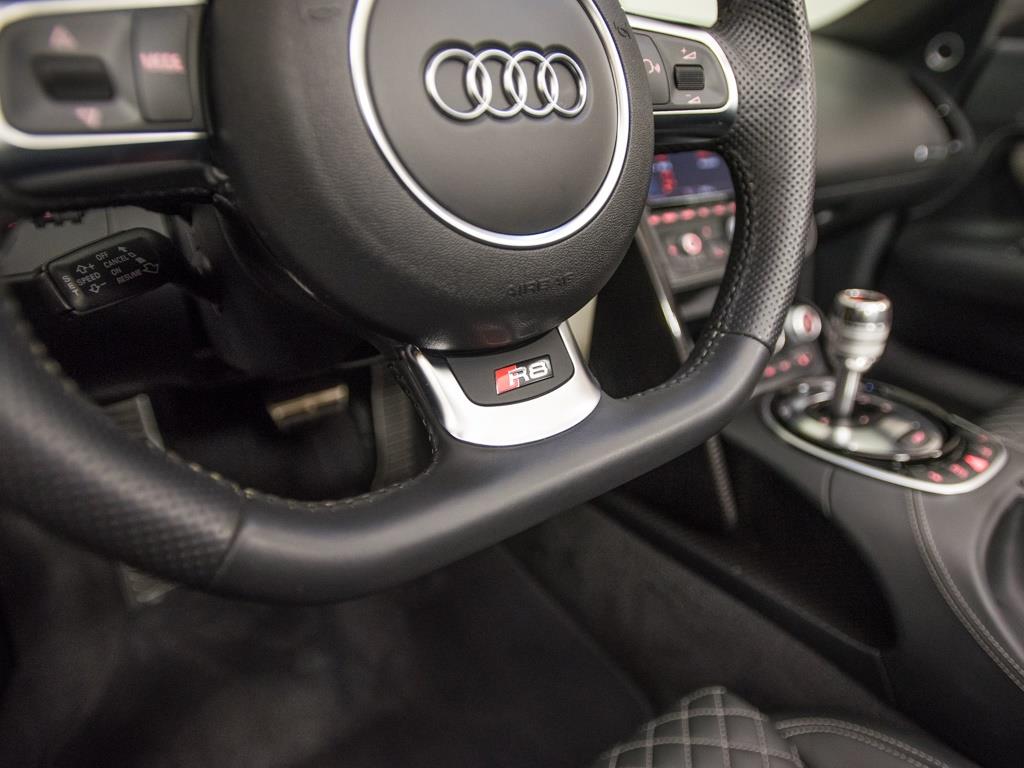 2014 Audi R8 5.2 quattro Spyder   - Photo 11 - Springfield, MO 65802
