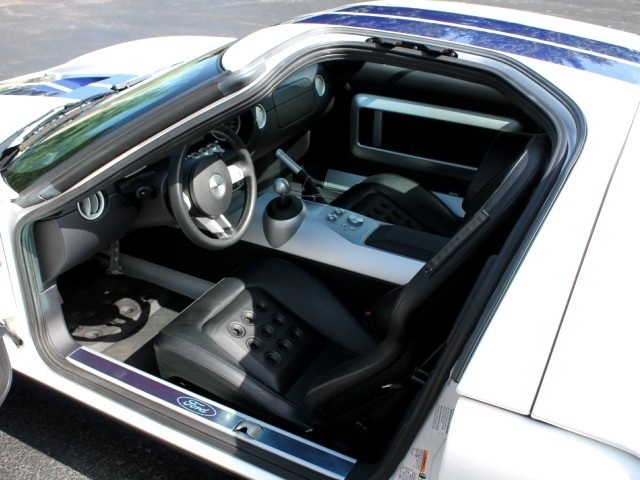 2005 Ford GT   - Photo 2 - Springfield, MO 65802
