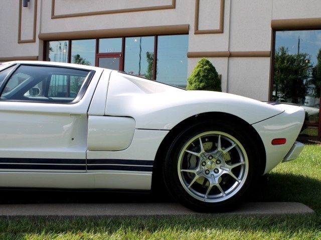 2005 Ford GT   - Photo 14 - Springfield, MO 65802