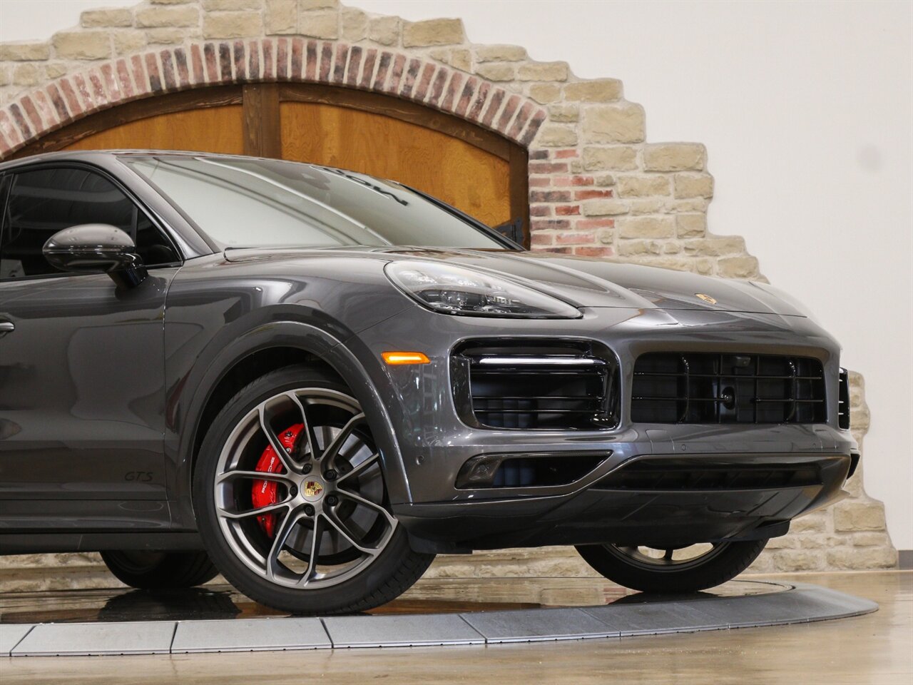 2023 Porsche Cayenne GTS Coupe  Lightweight Sport Package in Carbon Fiber - Photo 5 - Springfield, MO 65802
