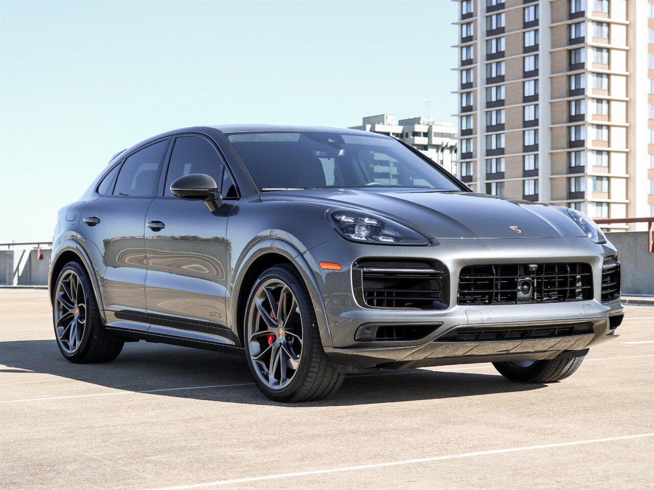 2023 Porsche Cayenne GTS Coupe  Lightweight Sport Package in Carbon Fiber - Photo 31 - Springfield, MO 65802