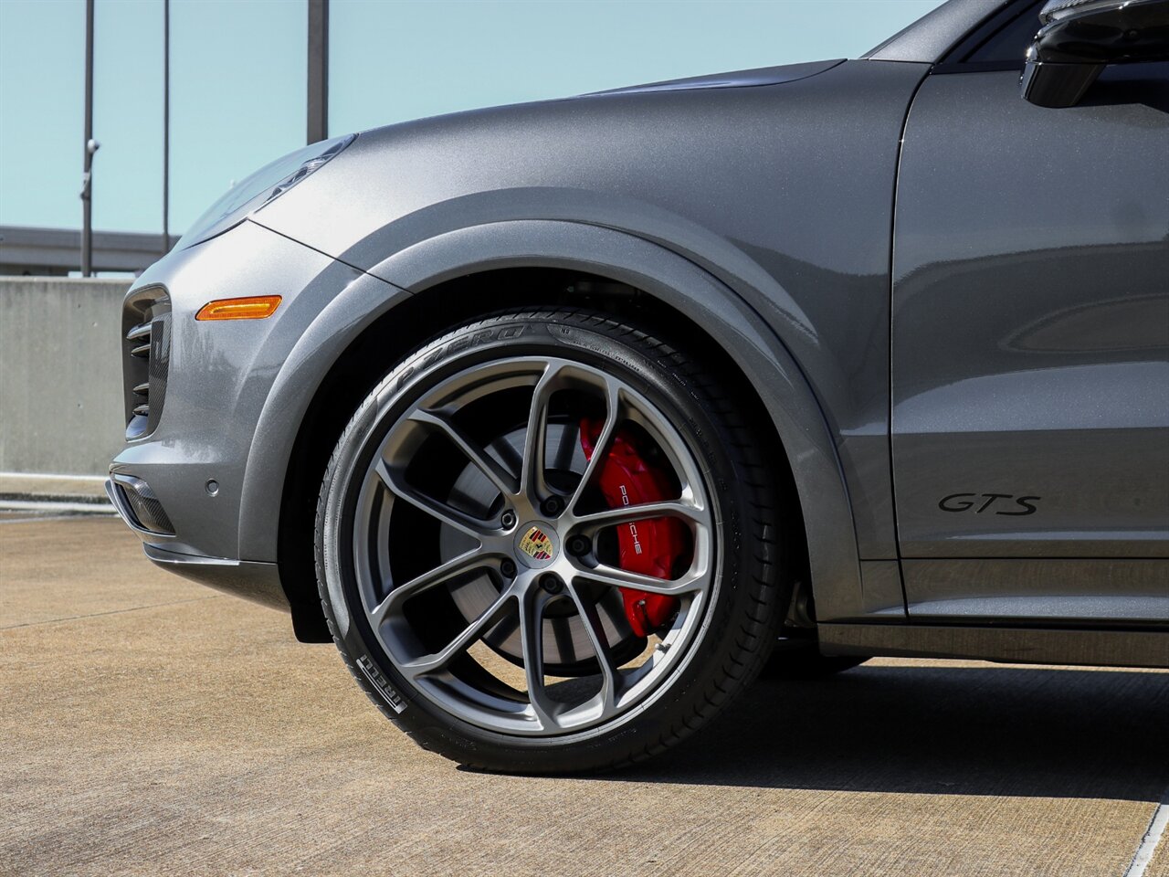 2023 Porsche Cayenne GTS Coupe  Lightweight Sport Package in Carbon Fiber - Photo 40 - Springfield, MO 65802