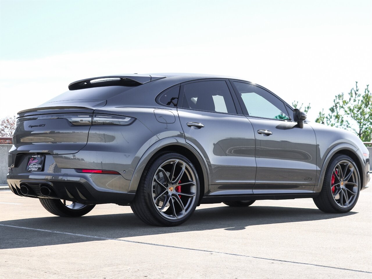2023 Porsche Cayenne GTS Coupe  Lightweight Sport Package in Carbon Fiber - Photo 34 - Springfield, MO 65802