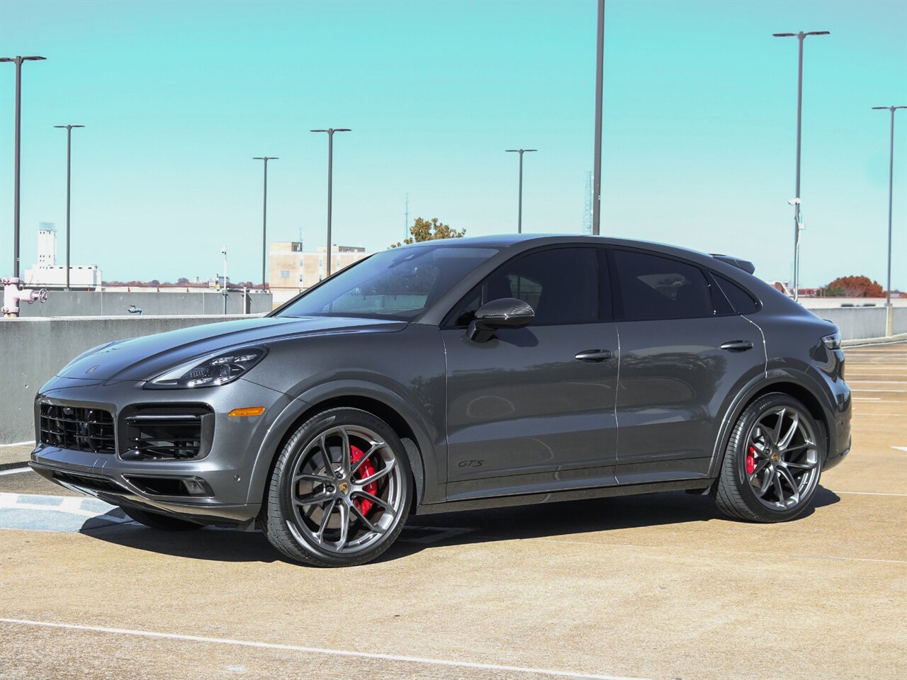 2023 Porsche Cayenne GTS Coupe  Lightweight Sport Package in Carbon Fiber - Photo 43 - Springfield, MO 65802
