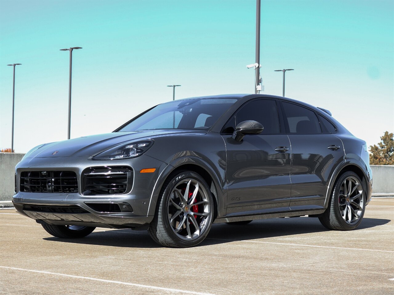 2023 Porsche Cayenne GTS Coupe  Lightweight Sport Package in Carbon Fiber - Photo 41 - Springfield, MO 65802
