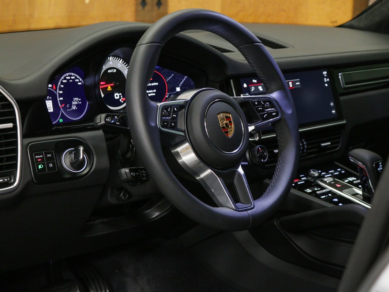 2023 Porsche Cayenne GTS Coupe  Lightweight Sport Package in Carbon Fiber - Photo 17 - Springfield, MO 65802