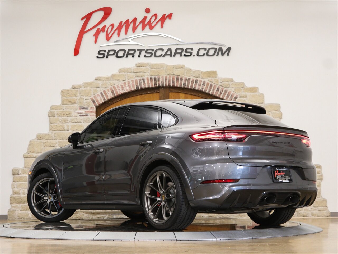 2023 Porsche Cayenne GTS Coupe  Lightweight Sport Package in Carbon Fiber - Photo 9 - Springfield, MO 65802