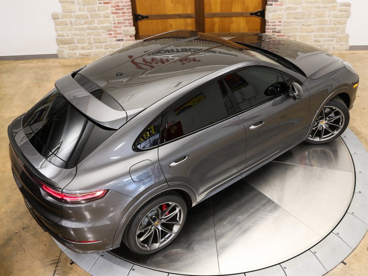 2023 Porsche Cayenne GTS Coupe  Lightweight Sport Package in Carbon Fiber - Photo 15 - Springfield, MO 65802